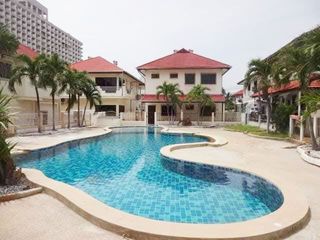 À louer 4 chambres maison à Bang Lamung, Chonburi
