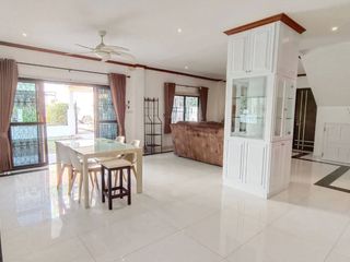 À louer 4 chambres maison à Bang Lamung, Chonburi