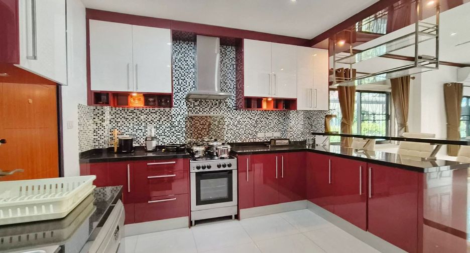 For rent 4 bedrooms house in Bang Lamung, Chonburi