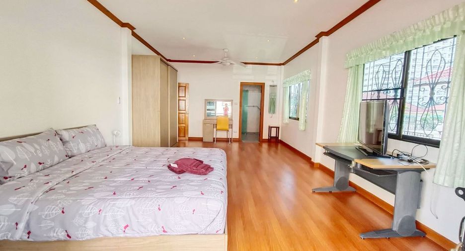 For rent 4 bedrooms house in Bang Lamung, Chonburi