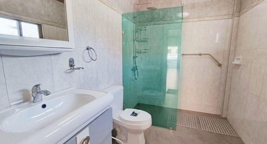 For rent 4 bedrooms house in Bang Lamung, Chonburi