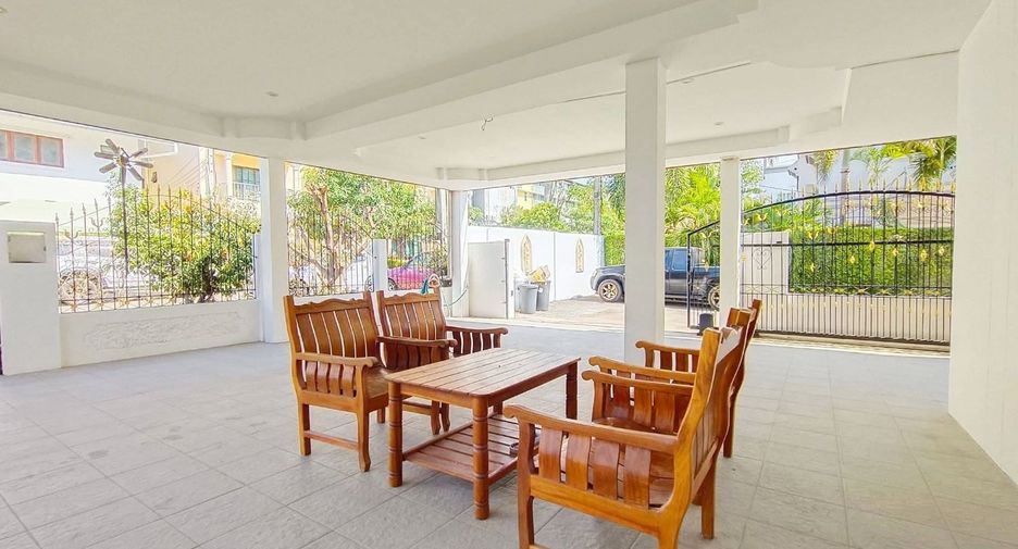 For rent 4 bedrooms house in Bang Lamung, Chonburi