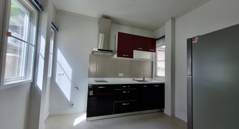 À vendre 4 chambres maison à San Kamphaeng, Chiang Mai