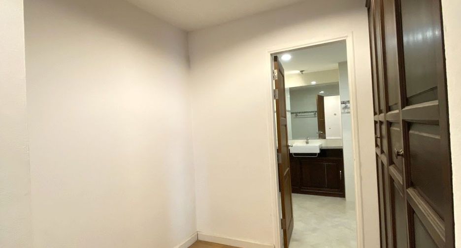 For sale 2 bedrooms condo in Mueang Chiang Mai, Chiang Mai