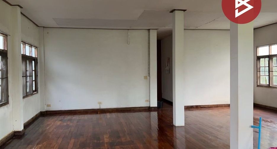 Продажа Участок в Kabin Buri, Прачинбури