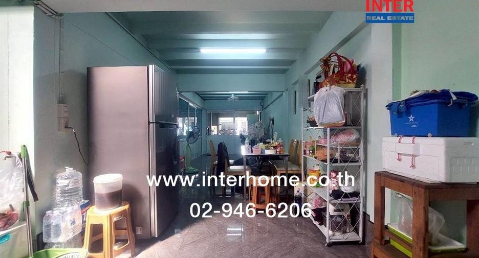 Reihenhaus zum Kauf mit 5 Zimmer in Mueang Samut Prakan, Samut Prakan