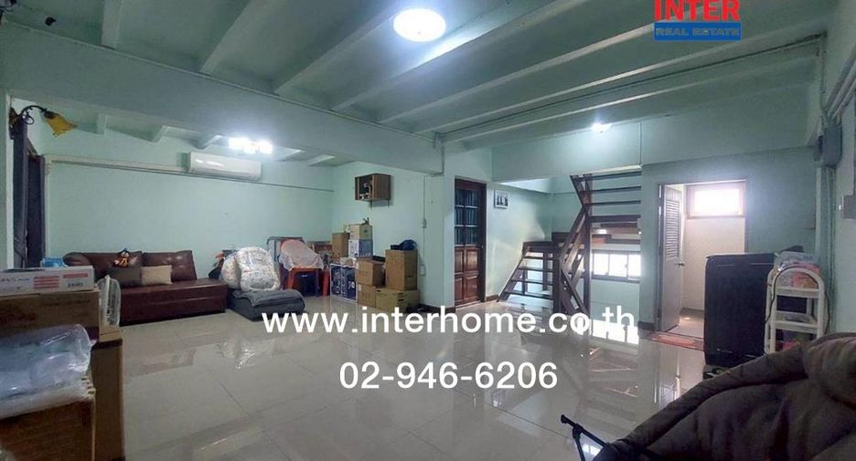 Reihenhaus zum Kauf mit 5 Zimmer in Mueang Samut Prakan, Samut Prakan