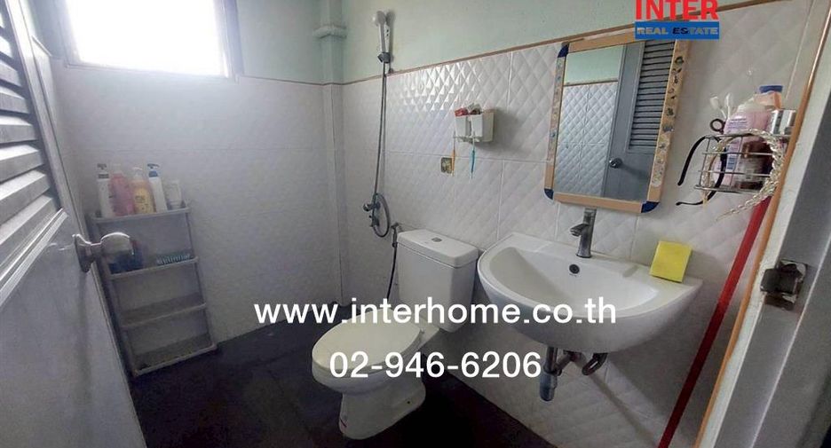 Reihenhaus zum Kauf mit 5 Zimmer in Mueang Samut Prakan, Samut Prakan