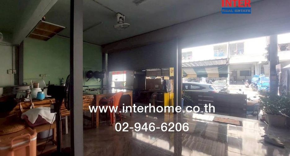 Reihenhaus zum Kauf mit 5 Zimmer in Mueang Samut Prakan, Samut Prakan