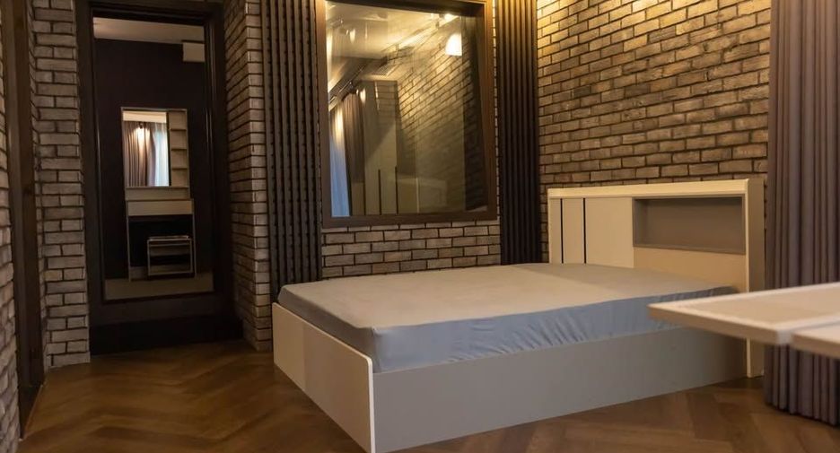 For rent 4 bedrooms house in Lat Phrao, Bangkok