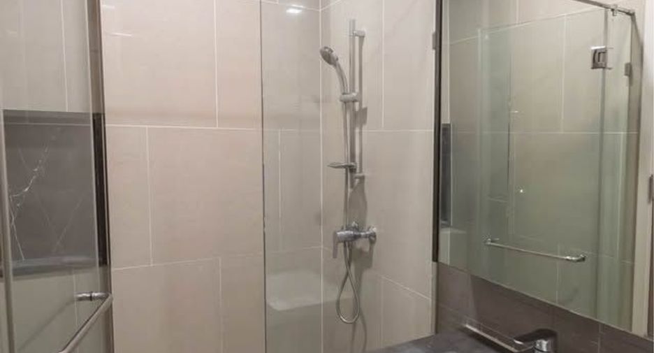 For rent 4 bedrooms house in Lat Phrao, Bangkok