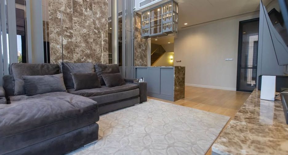 For rent 4 bedrooms house in Lat Phrao, Bangkok