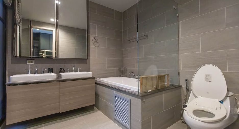 For rent 4 bedrooms house in Lat Phrao, Bangkok