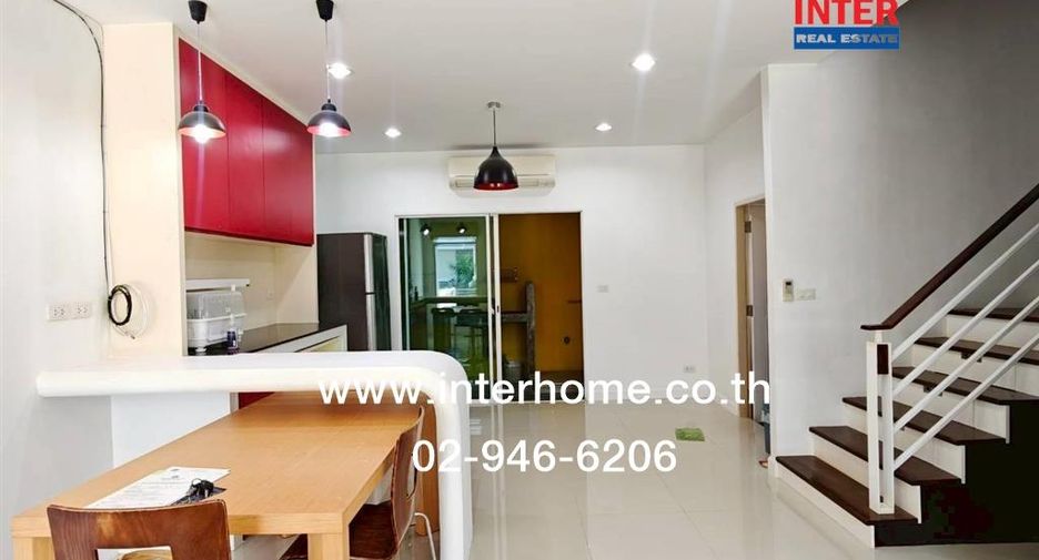 For sale 3 bedrooms townhouse in Sai Mai, Bangkok