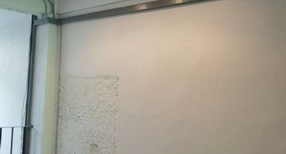 For rent 6 bedrooms retail Space in Bangkok Yai, Bangkok