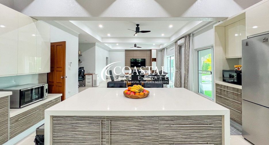 For sale 3 bedrooms house in Bang Lamung, Chonburi
