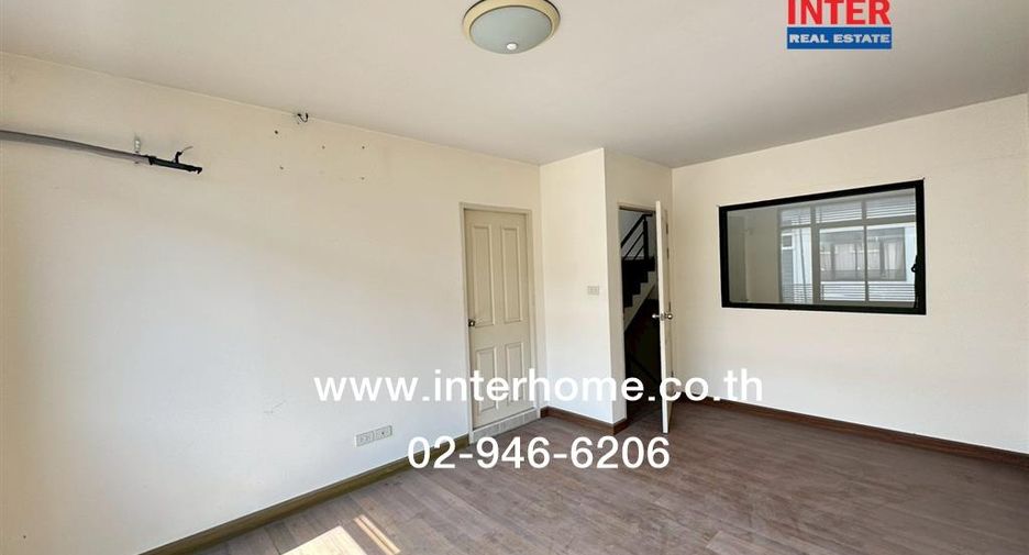 À vendre studio maison de ville à Pak Kret, Nonthaburi