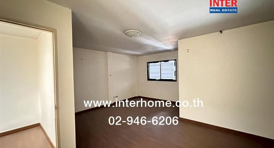 À vendre studio maison de ville à Pak Kret, Nonthaburi