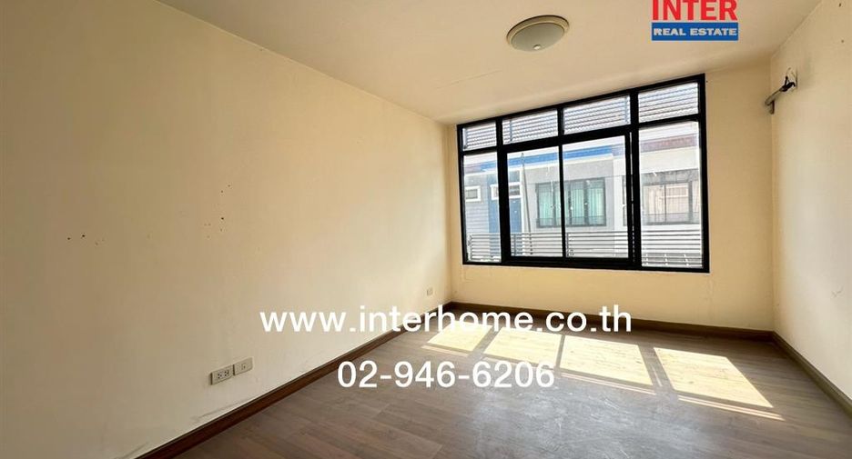 À vendre studio maison de ville à Pak Kret, Nonthaburi