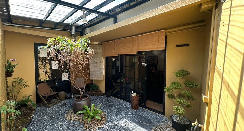 For rent retail Space in Khlong Toei, Bangkok