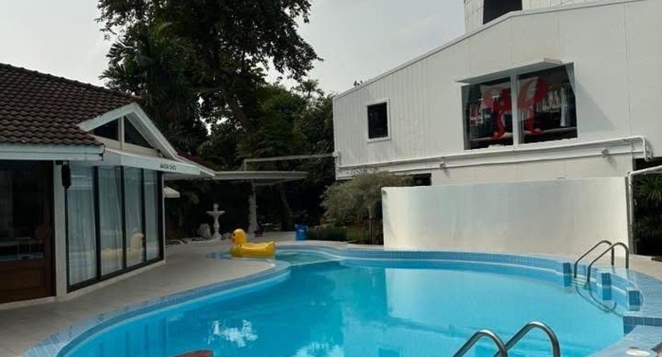 For rent retail Space in Khlong Toei, Bangkok
