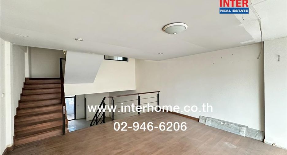 For sale 4 bedrooms townhouse in Pak Kret, Nonthaburi