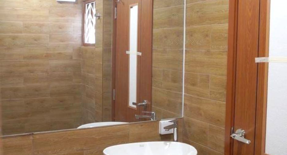 For rent 3 bedrooms house in Mueang Chiang Mai, Chiang Mai