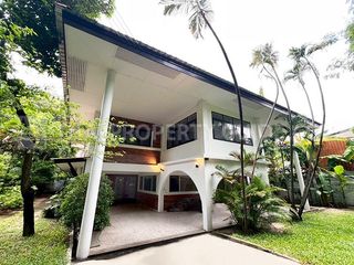 For rent 4 bedrooms house in Huai Khwang, Bangkok