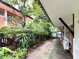 For rent 4 bedrooms house in Huai Khwang, Bangkok