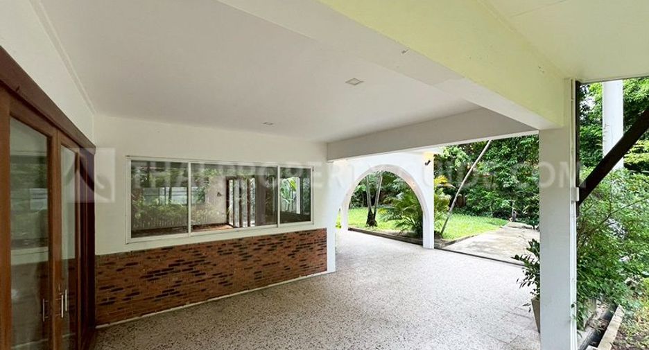 Haus zur Miete mit 4 Zimmer in Huai Khwang, Bangkok