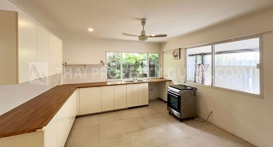 Haus zur Miete mit 4 Zimmer in Huai Khwang, Bangkok