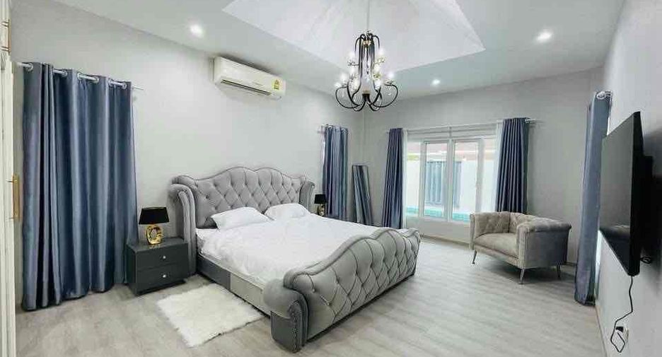 For rent and for sale 4 bedrooms villa in Bang Lamung, Chonburi