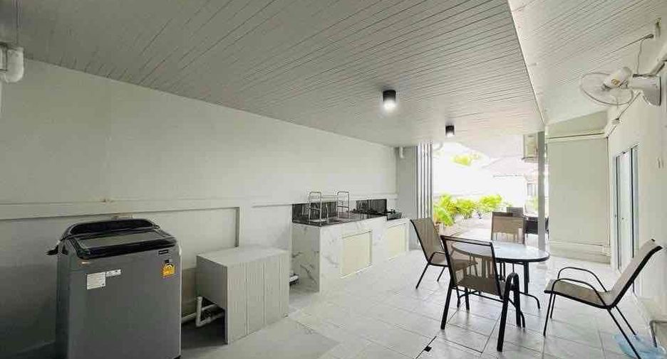 For rent and for sale 4 bedrooms villa in Bang Lamung, Chonburi
