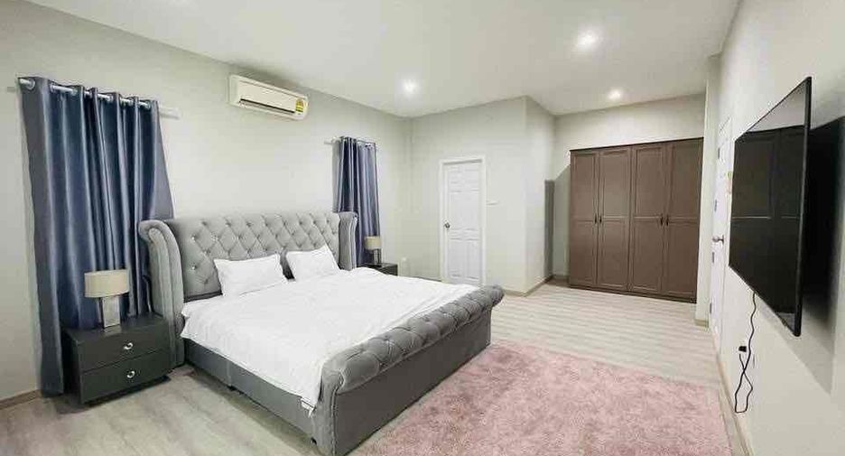 For rent and for sale 4 bedrooms villa in Bang Lamung, Chonburi
