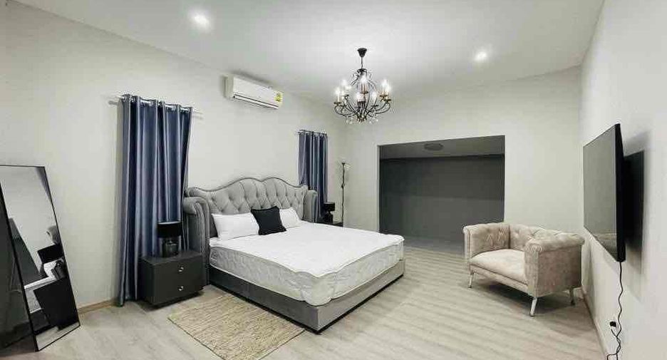For rent and for sale 4 bedrooms villa in Bang Lamung, Chonburi