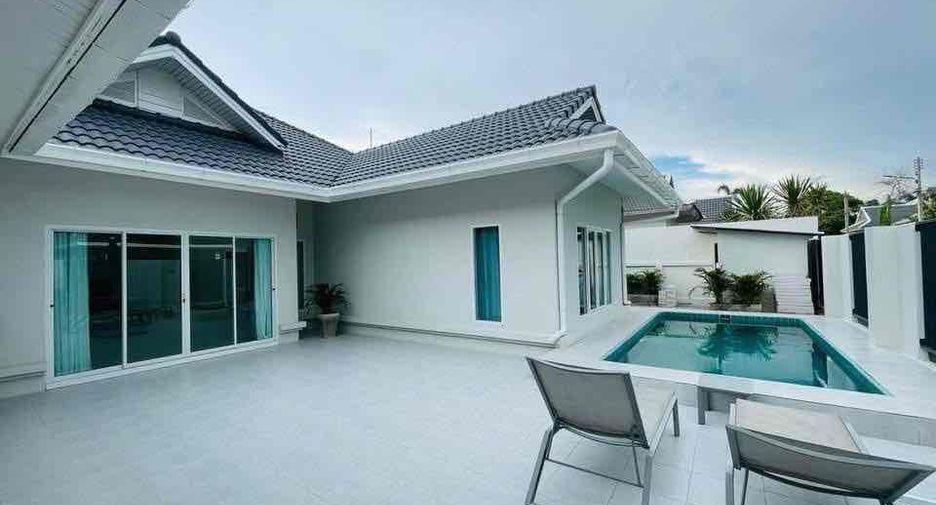For rent and for sale 4 bedrooms villa in Bang Lamung, Chonburi