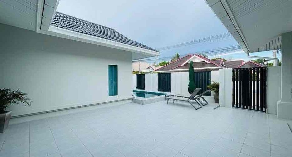 For rent and for sale 4 bedrooms villa in Bang Lamung, Chonburi