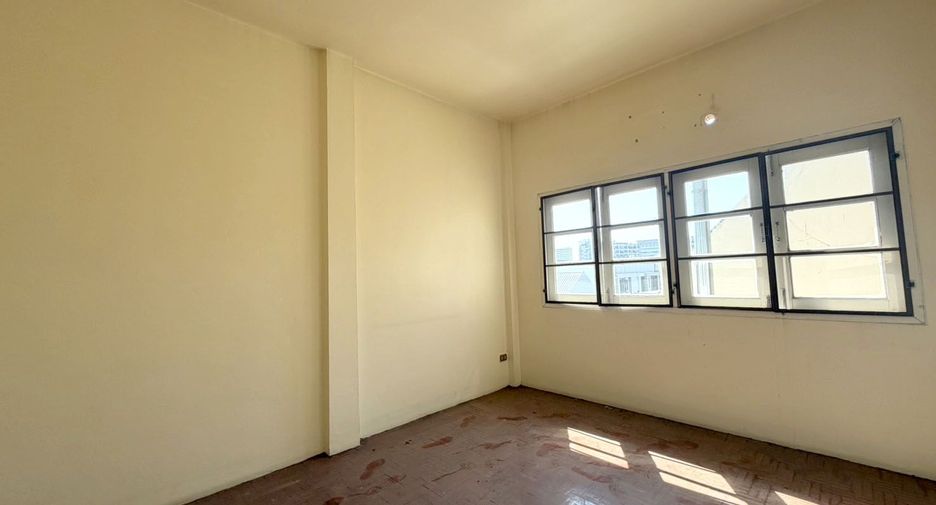For sale 3 bedrooms retail Space in Mueang Chiang Mai, Chiang Mai