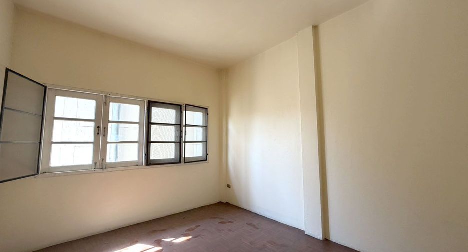 For sale 3 bedrooms retail Space in Mueang Chiang Mai, Chiang Mai