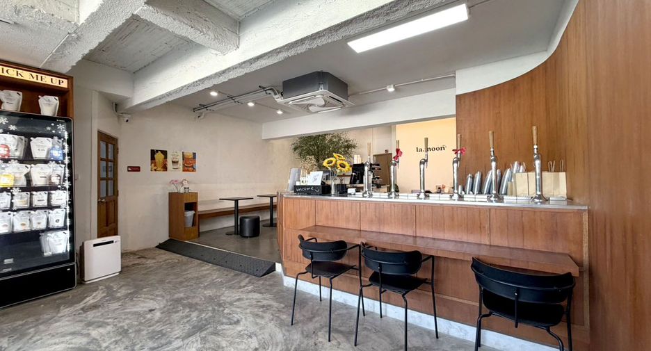 For sale 3 bedrooms retail Space in Mueang Chiang Mai, Chiang Mai