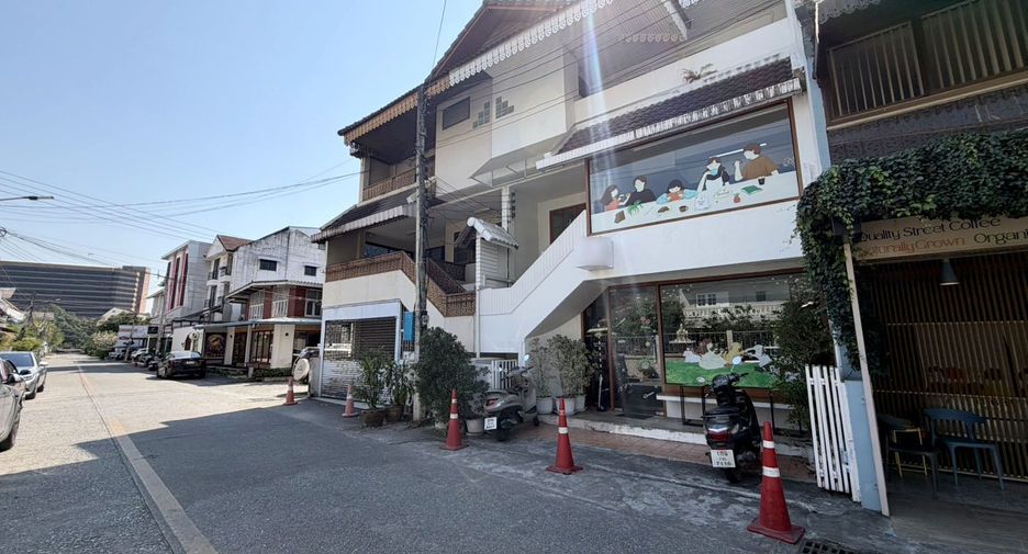 For sale 3 bedrooms retail Space in Mueang Chiang Mai, Chiang Mai
