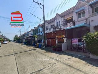 For sale 2 bedrooms townhouse in Khlong Luang, Pathum Thani