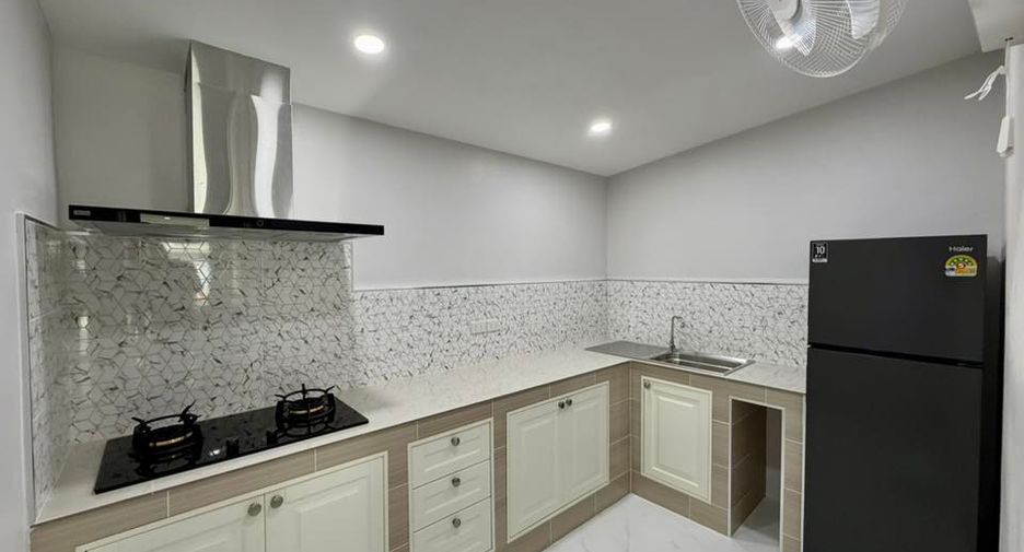 For rent 4 bedrooms house in Bang Lamung, Chonburi