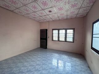For sale 4 bedrooms retail Space in Si Racha, Chonburi