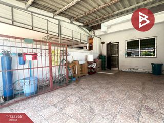 À vendre 2 chambres maison de ville à Phanat Nikhom, Chonburi