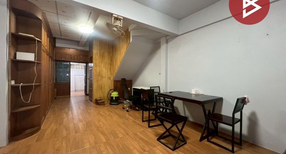 For sale 2 bedrooms townhouse in Phanat Nikhom, Chonburi