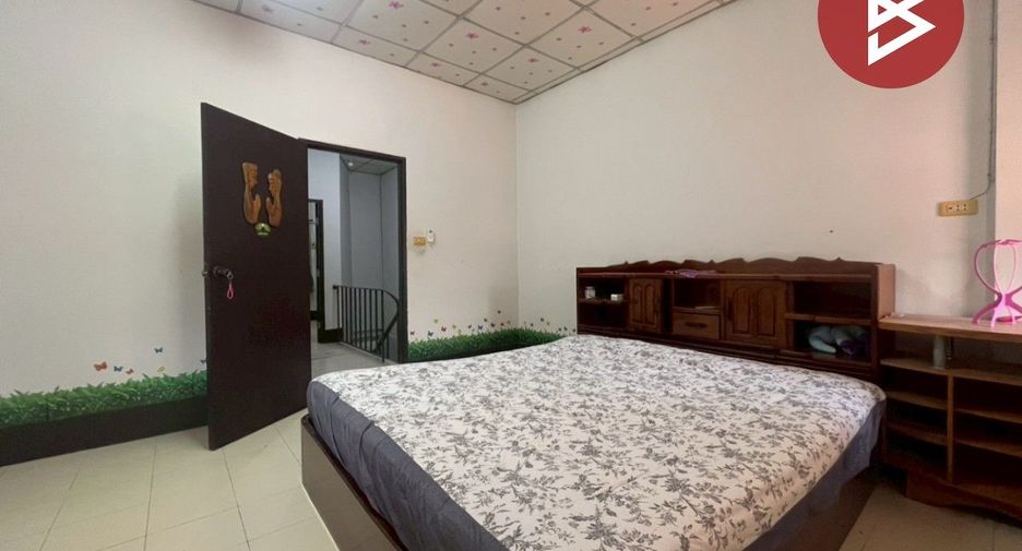For sale 2 bedrooms townhouse in Phanat Nikhom, Chonburi
