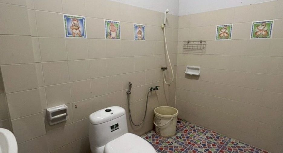 For sale 2 bedrooms townhouse in Phanat Nikhom, Chonburi