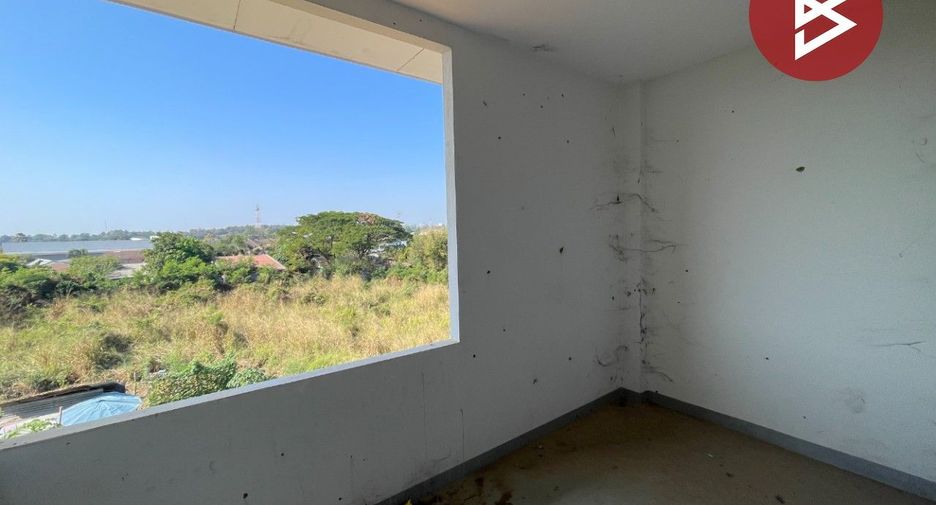 Local comercial en venta de 3 habitaciones en Mueang Khon Kaen, Khon Kaen