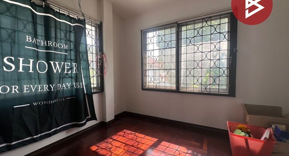For sale 3 bedrooms house in Sam Khok, Pathum Thani